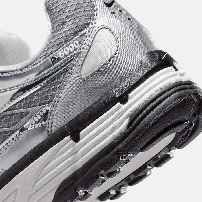 Up close, rear view of the Men's Nike P-6000.
