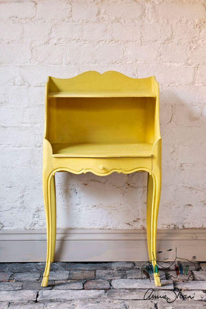 Annie Sloan Chalk Paint Liter - English Yellow.