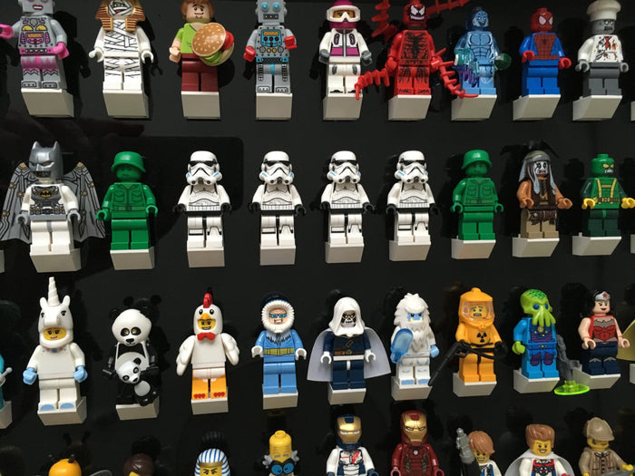 105 Lego Minifigures black edition white frame display - Lego Minifigures Display