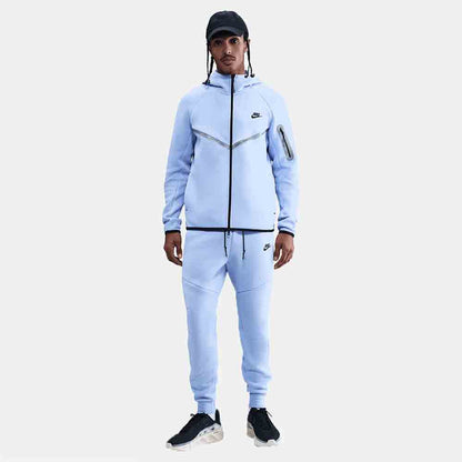 Front view of the Men's Nike Tech Fleece.