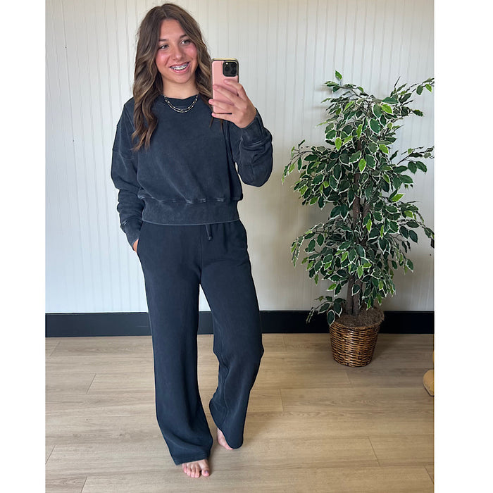 Mineral Wash Luxe Cropped Sweatshirt