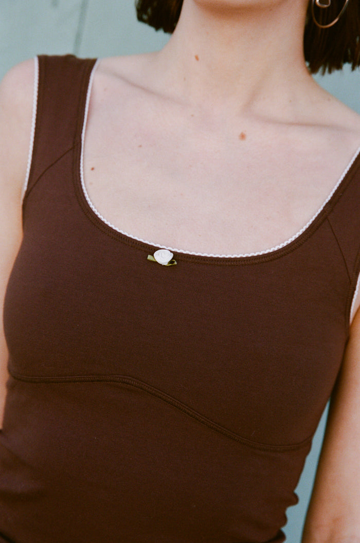 ROMANTIC TOP IN MOCHA