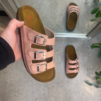 Rosa slip-on sandal i läder med smala remmar