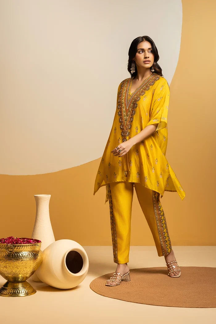 Women's V-neck kurta set