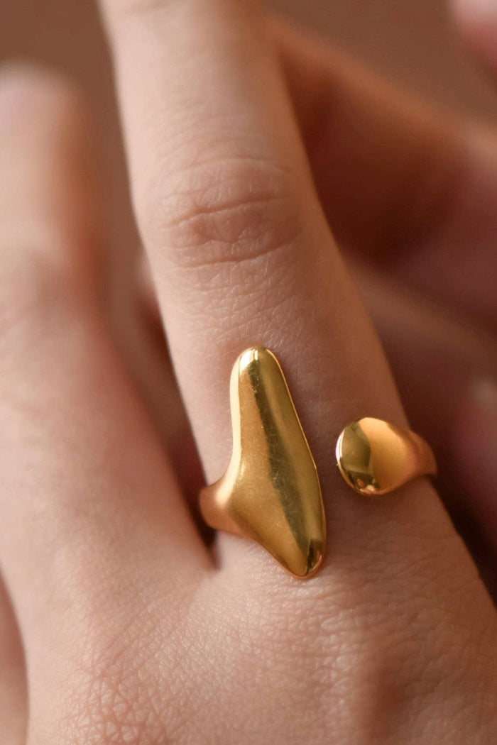 The Sara Ring