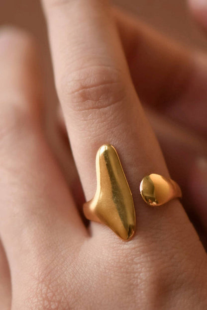The Sara Ring