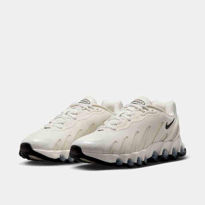 Front view of the Women's Nike Air Max Dn8.