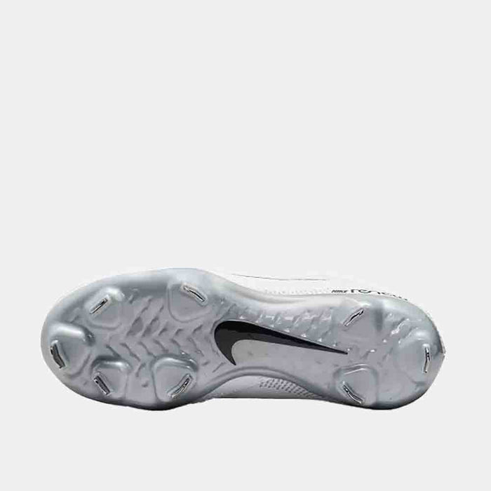 Bottom view of the Nike Women's Hyperdiamond 4 Pro Metal Softball Cleats.